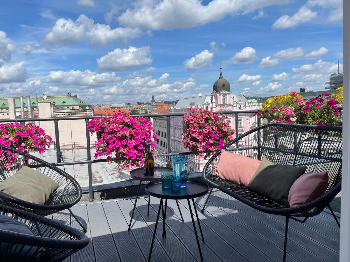 Rooftop Planet Prague Hotel Exterior foto